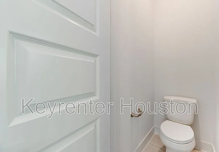 2928 Lamar St — Photo 32