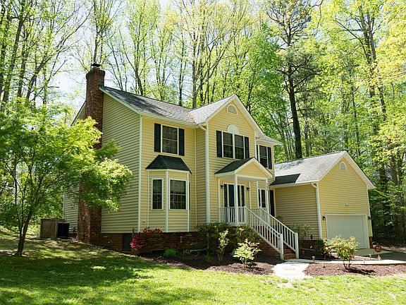 5th image of 395 Lake Caroline Dr