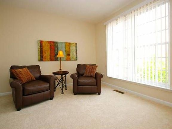5th image of 7568 Great Swan Ct