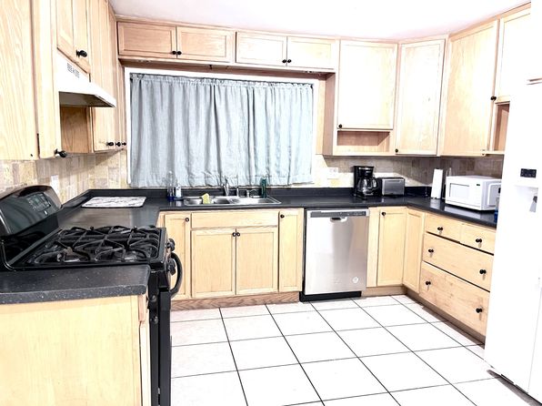 1726 Utah St NE