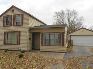 607 5th St, Harvard, IL 60033