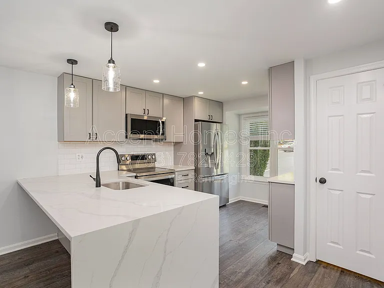 7301 Castleberg Ct — Photo 11