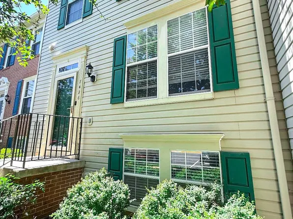 7426 Gadsby Sq, Alexandria, VA 22315