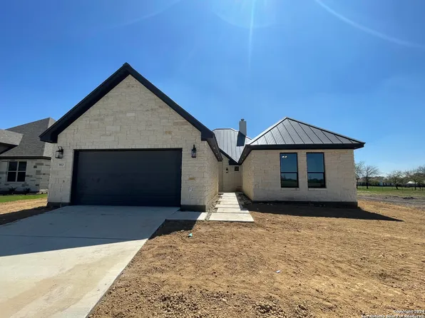 952 Virgil Way, Castroville, TX 78009