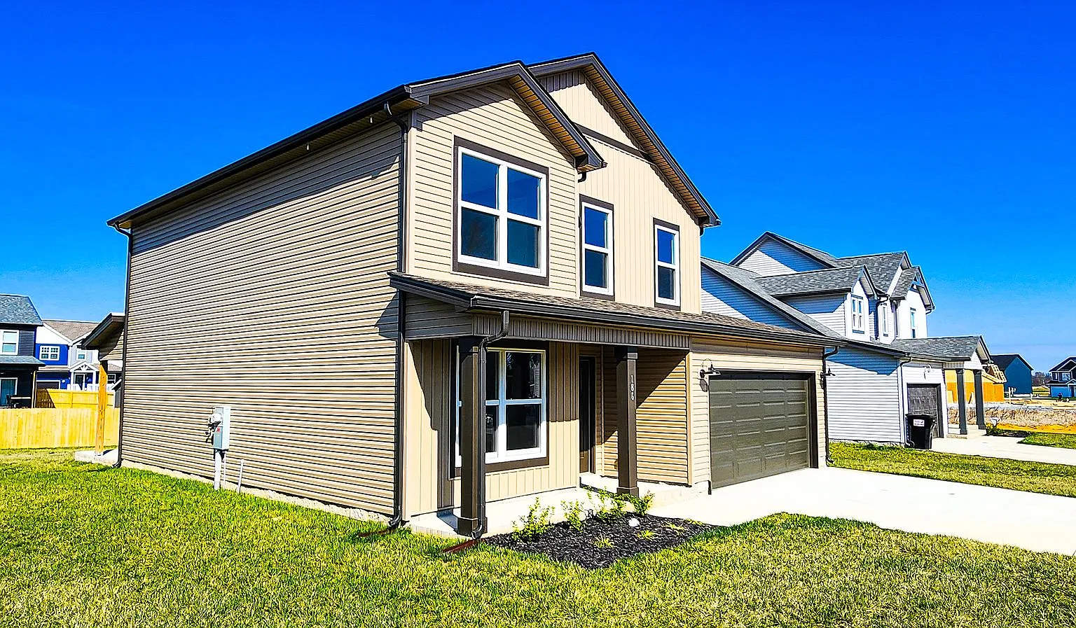 186 Monaghan Dr — Photo 2