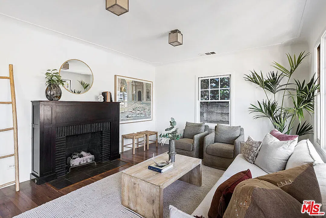 2 bed, $6,950 — Photo 4