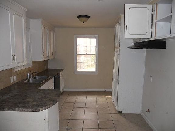 2nd image of 3751 Eileen Ln