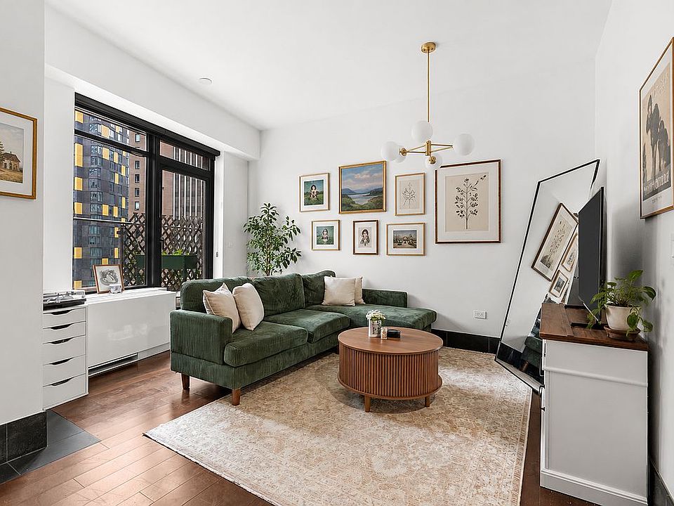 1st image of 40 Broad St APT 24E