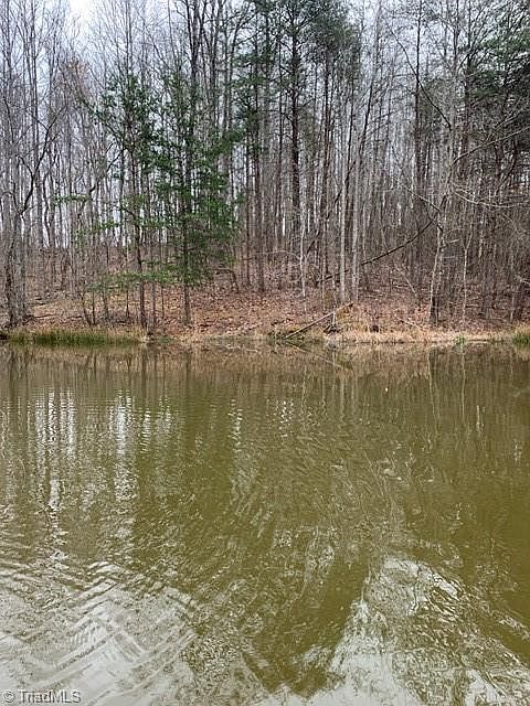 1st image of 686 Bennett Rd