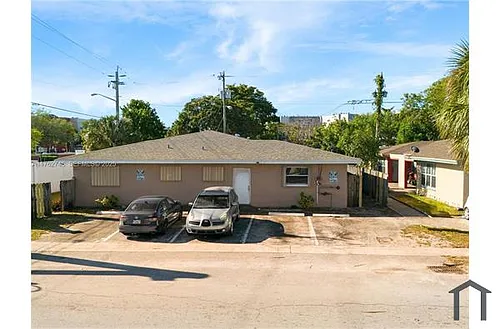 5604 NW 27th Ct Photo 1