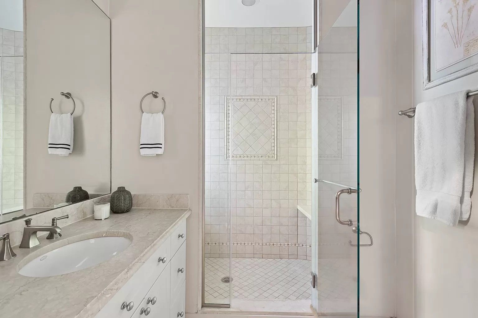  Junior Primary (en suite to first floor bedroom)