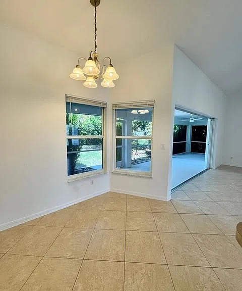 910 SW 3rd Ave — Photo 13