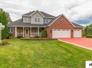 41 Pinehurst Rd, Lincoln, IL 62656