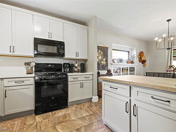 2nd image of 116 E McKinley Way
