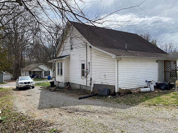4th image of 107 Ivy St