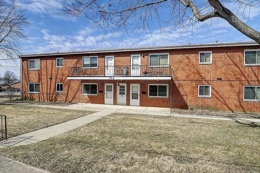 190 Wilson Drive — Photo 2