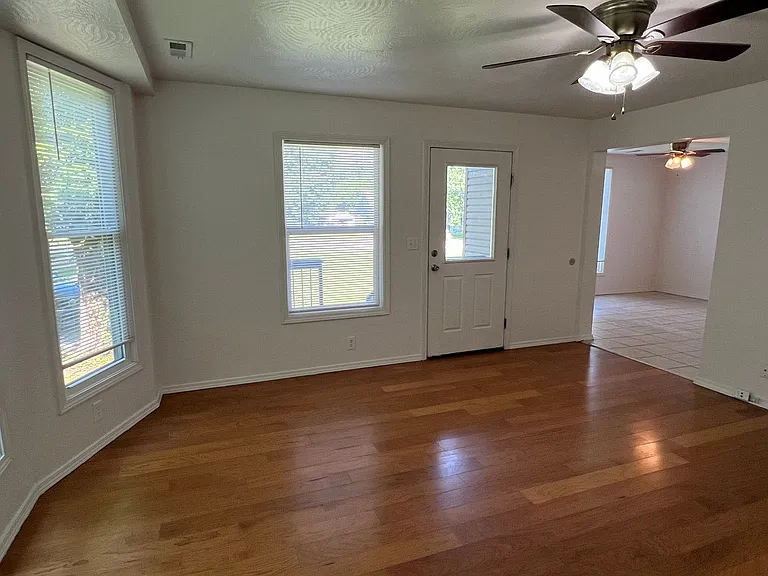 2508 N National Ave — Photo 4