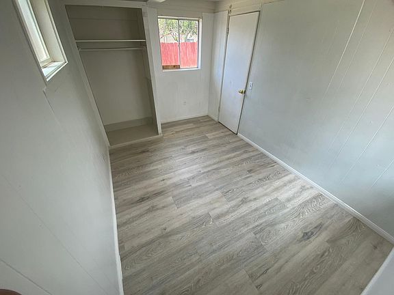 3rd image of 1729 Dahlia Ave