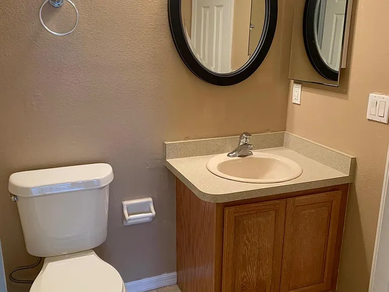 942 Bakewell Ct #202 — Photo 14