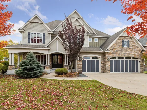 66 Monarch Way, North Oaks, MN 55127