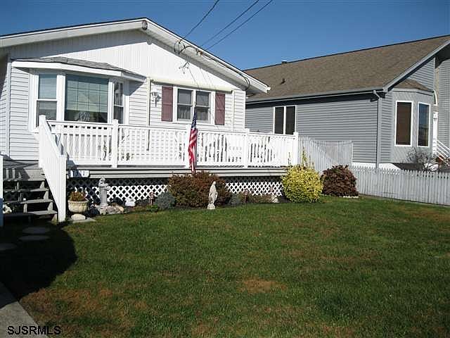 For Sale: 105 Jamie Ln, Coatesville, PA 19320