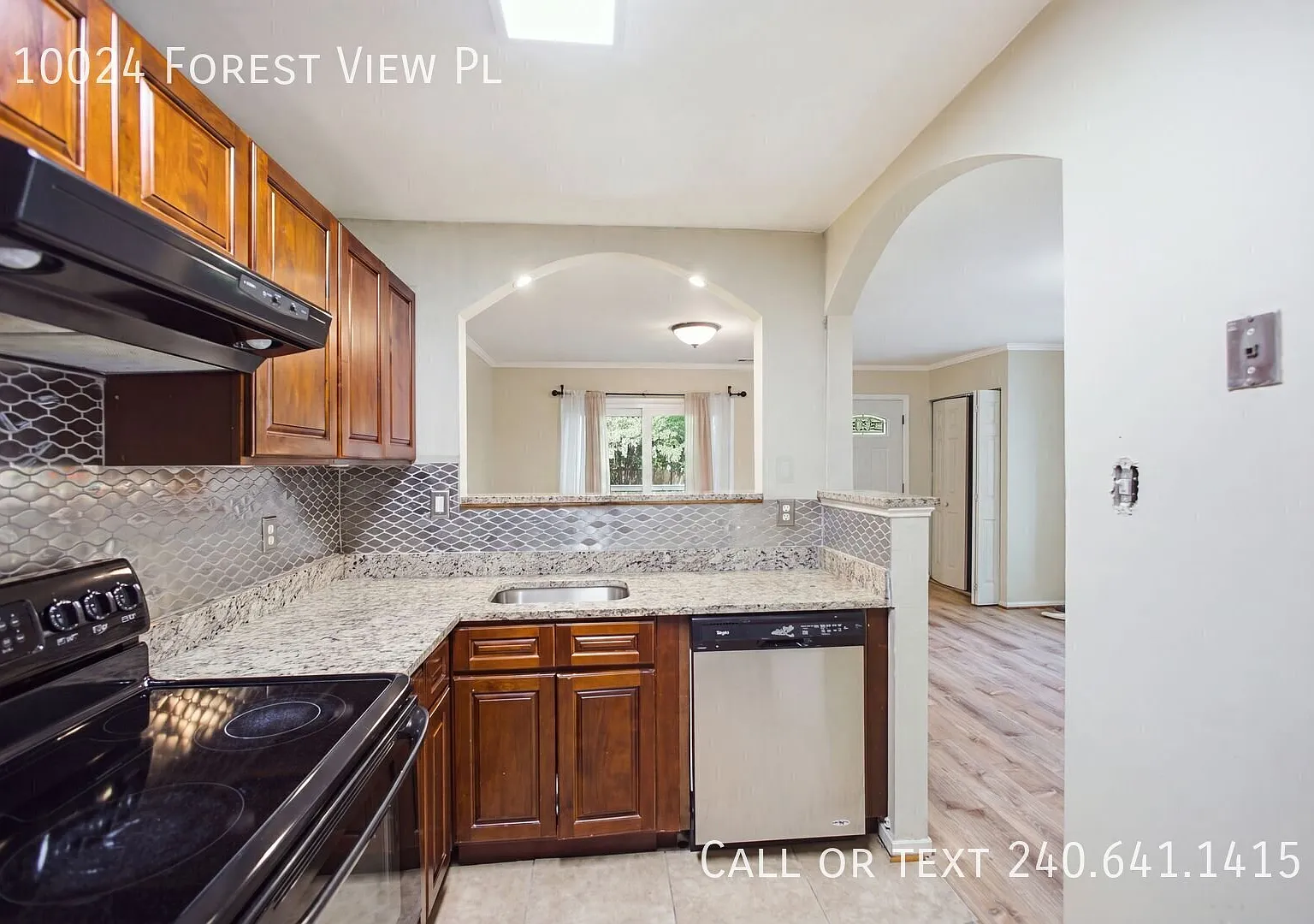 Charming 3 Br/2.5 Ba Eog Townhome In Montgomery Village! — Photo 4