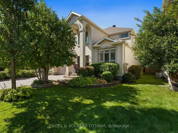 18 Pondhollow Way, Ottawa, ON K2J 4Y5
