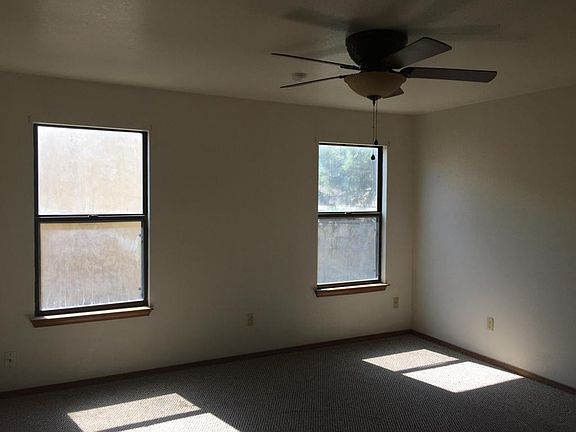 5th image of 2041 Chateau Dr