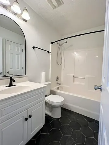 2nd full bath with tub