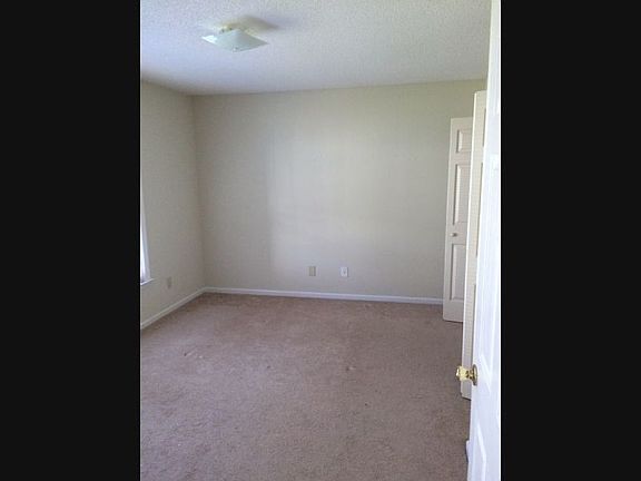 5th image of 113 B W Victoria Ct