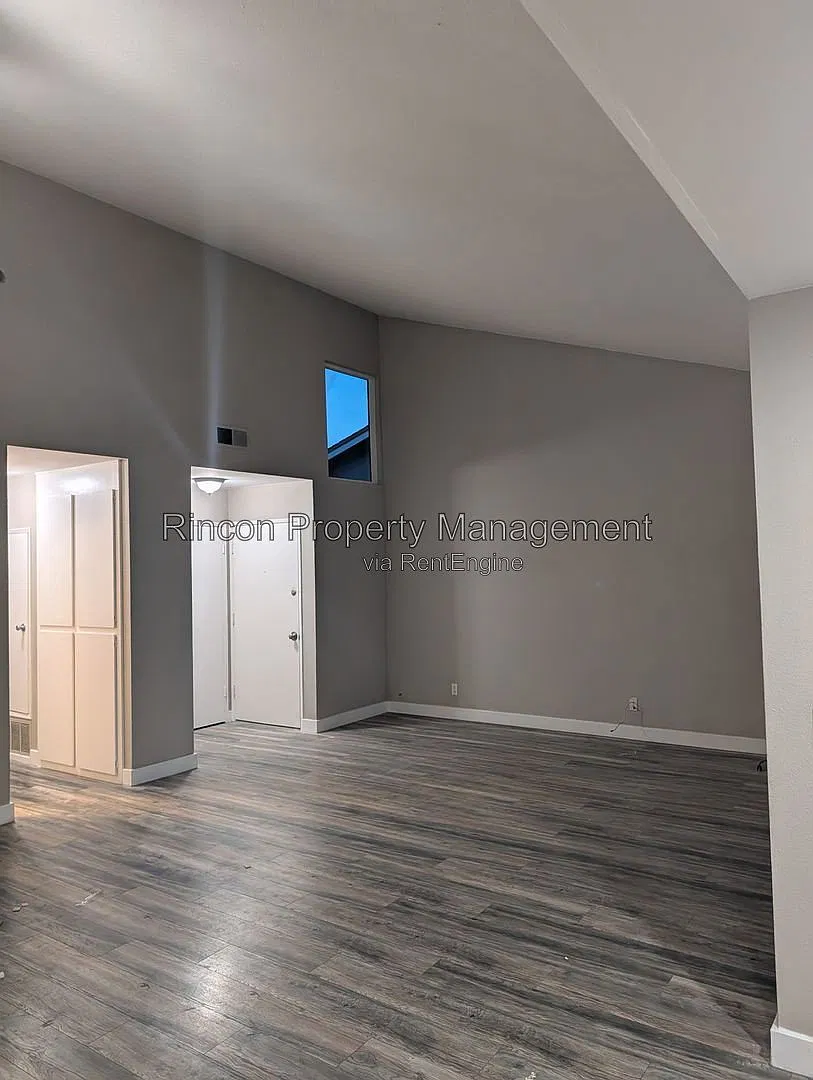 2 bed, 1.0 bath, 1200 sqft, $3,395 — Photo 3