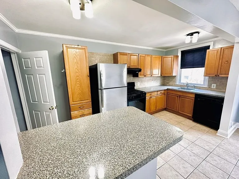 809 Fairfax Rd — Photo 3