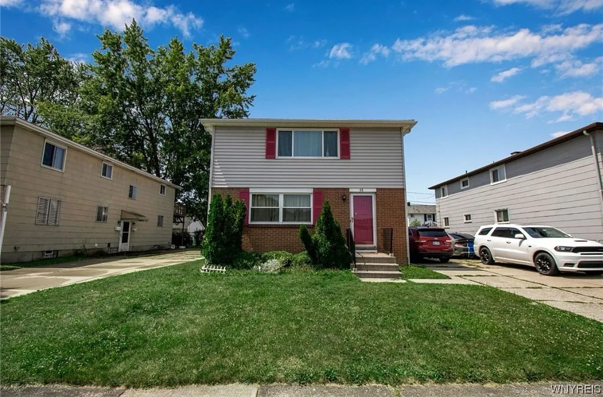 Fairelm Ln, Cheektowaga — Photo 1