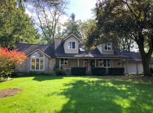 N81W16059 Robinhood Dr, Menomonee Falls, WI 53051