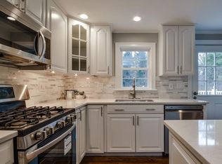 118 Concord Rd, Wayland, MA 01778