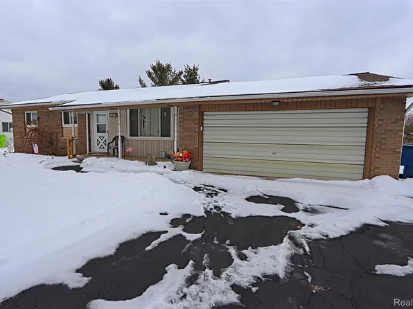 168 McCatty St, White Lake, MI 48386