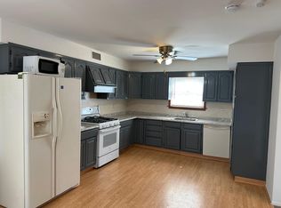 19 Toysome Ln #B, Deer Park, NY 11729