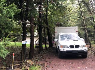 1113 Horizon Dr, Long Pond, PA 18334