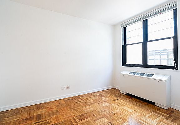 4th image of 330 W 58th St APT 15C