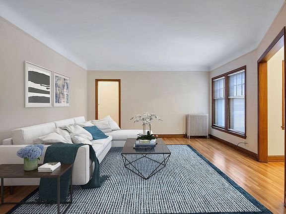 3rd image of 26 W 22nd St APT 306