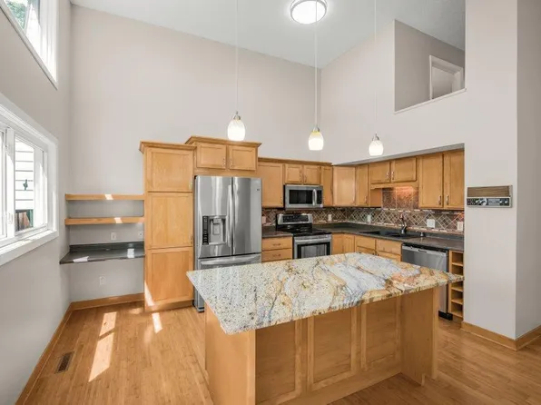 1005 W 105th St, Minneapolis, MN 55431
