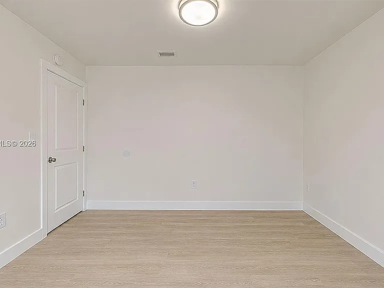 1670 W 42nd St #1672 — Photo 17