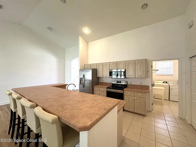 616 Manatee Bay Dr — Photo 8