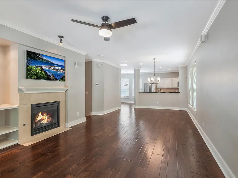 1207 Nagle St — Photo 11