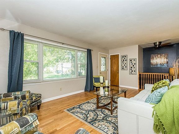 3rd image of 50 Columbia St