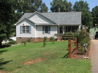 228 Crooked Tree Dr, Inman, SC 29349