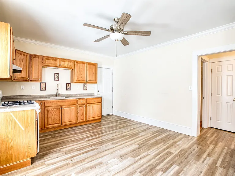 44 Glendale Ave #1 — Photo 6