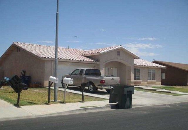 2nd image of 2875 S 31st Dr