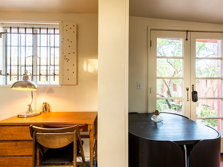 828 S Russell Ave — Photo 10
