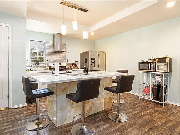 4th image of 313 Eva St